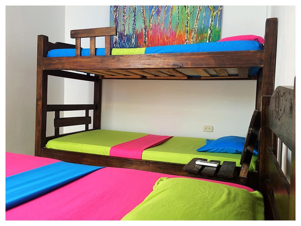 Santa Maria Hostel *