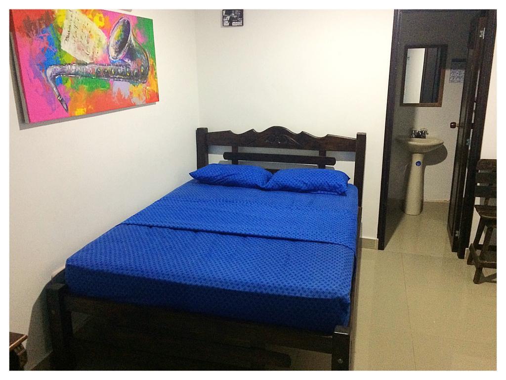 Hostal Santa Maria *